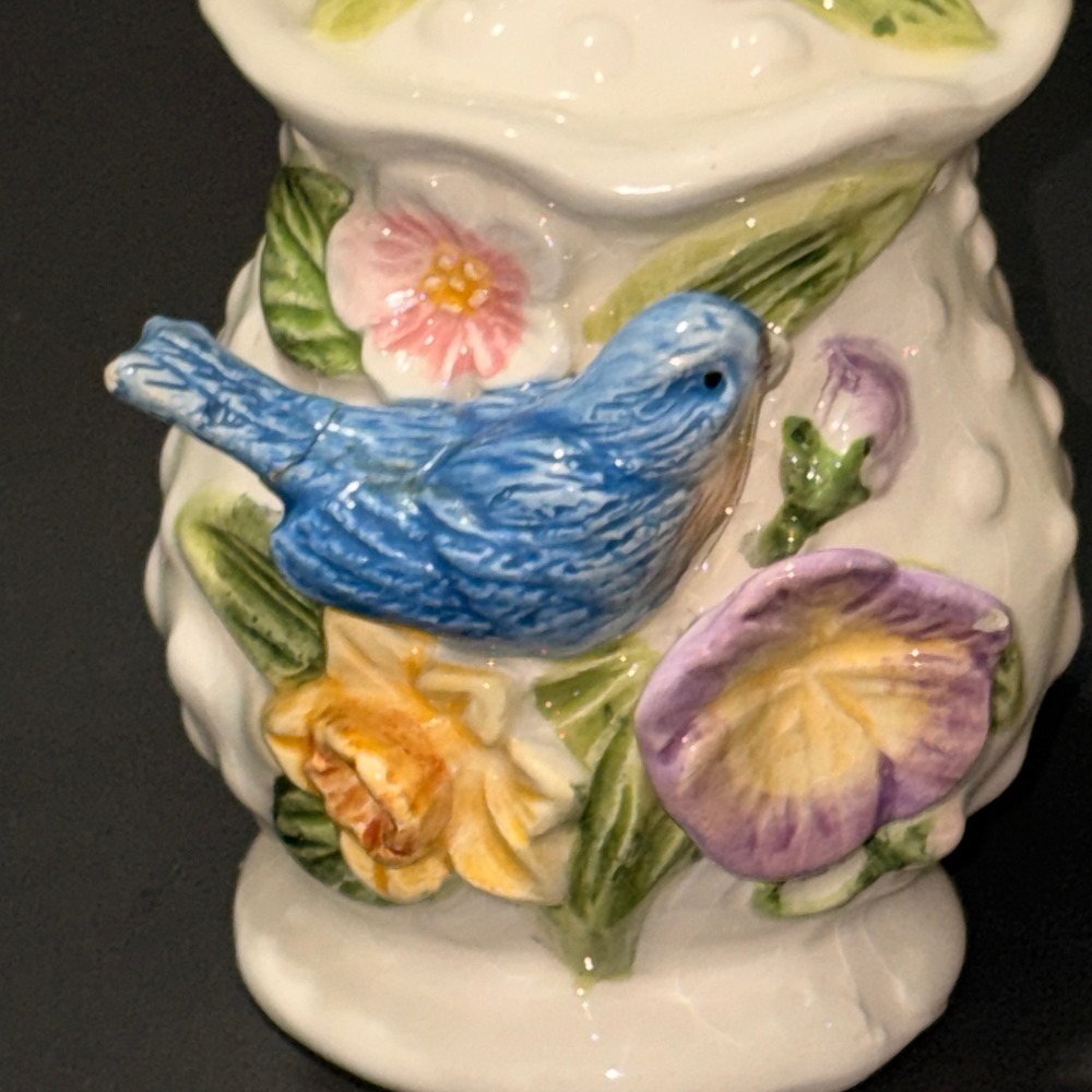 Fitz & Floyd Bluebirds Floral Ceramic Salt Pepper Shaker Set White Hobnail - Picture 6 of 16